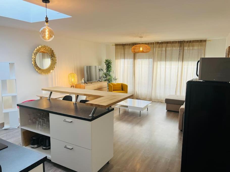 Harmonieux/Bezannes/Pkg Prive Apartment Exterior foto